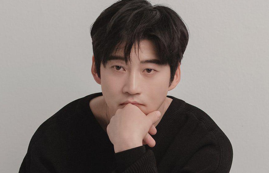 Yoon Kye Sang cuoi nu CEO sau mot nam chia tay Honey Lee hinh anh