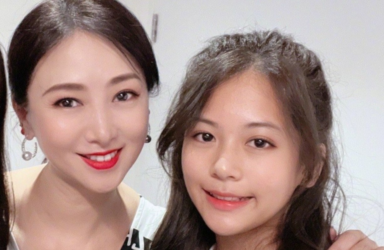 Con gai 14 tuoi cua Hoa hau Ong Hong hinh anh