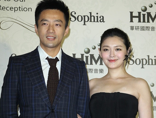 Tu Hy Vien xuat hien sau vu don phuong ly hon chong hinh anh