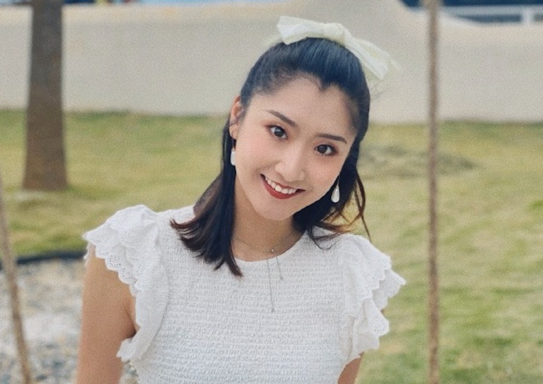 Hoa hau Trung Quoc sau mot thang dieu tri ung thu giai doan cuoi hinh anh