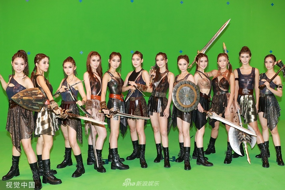 Hoa hau Hong Kong bi phan ung anh 1