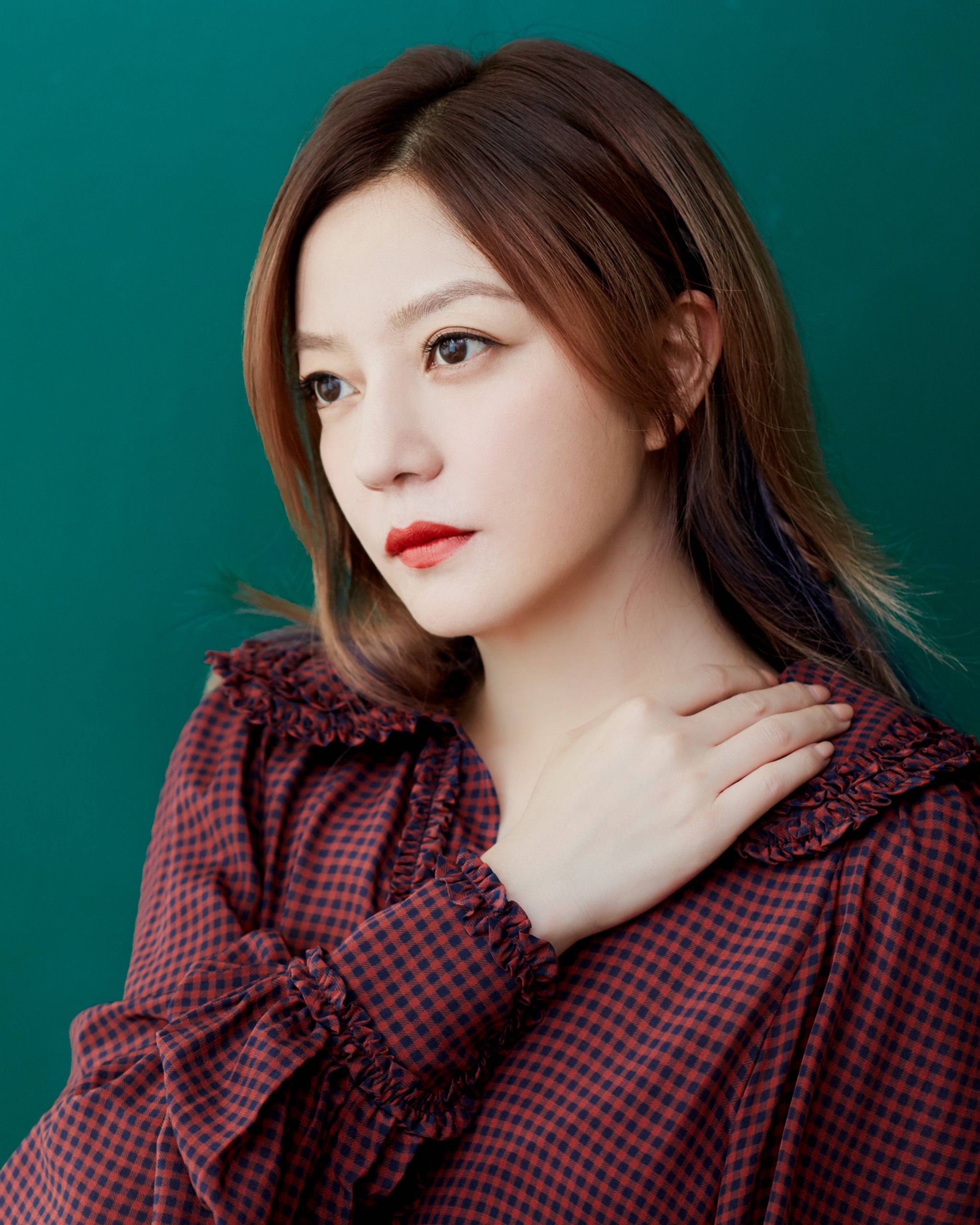 Trieu Vy bi dieu tra anh 1