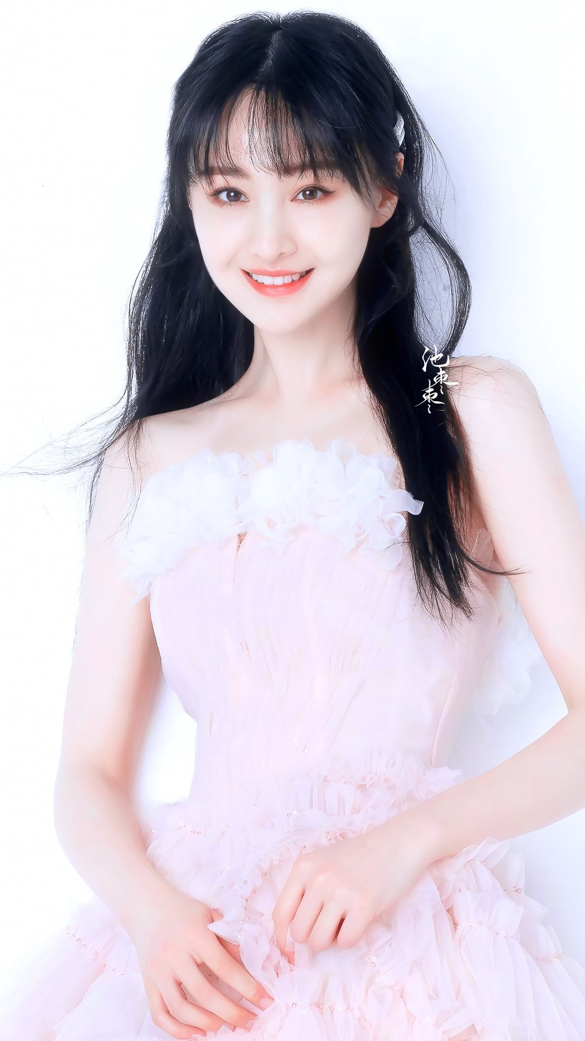 Triệu Vy và hàng chục nghệ sĩ bị xử lý ảnh 2 Trieu Vy va hang chuc nghe si bi xu ly anh 2