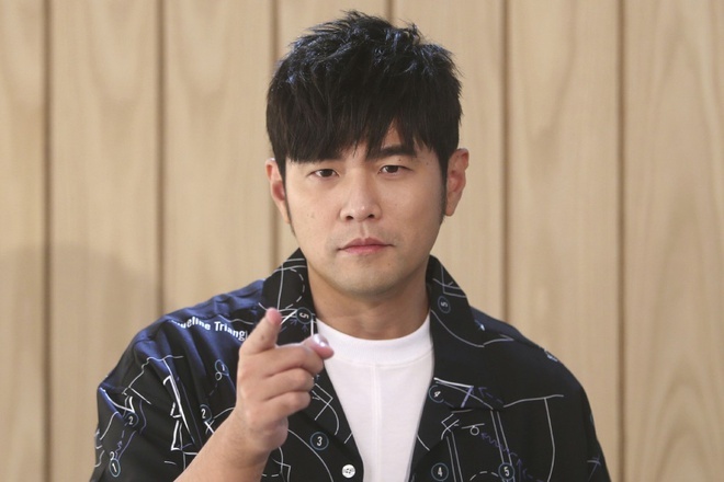 MV moi cua Chau Kiet Luan bi che loi thoi hinh anh