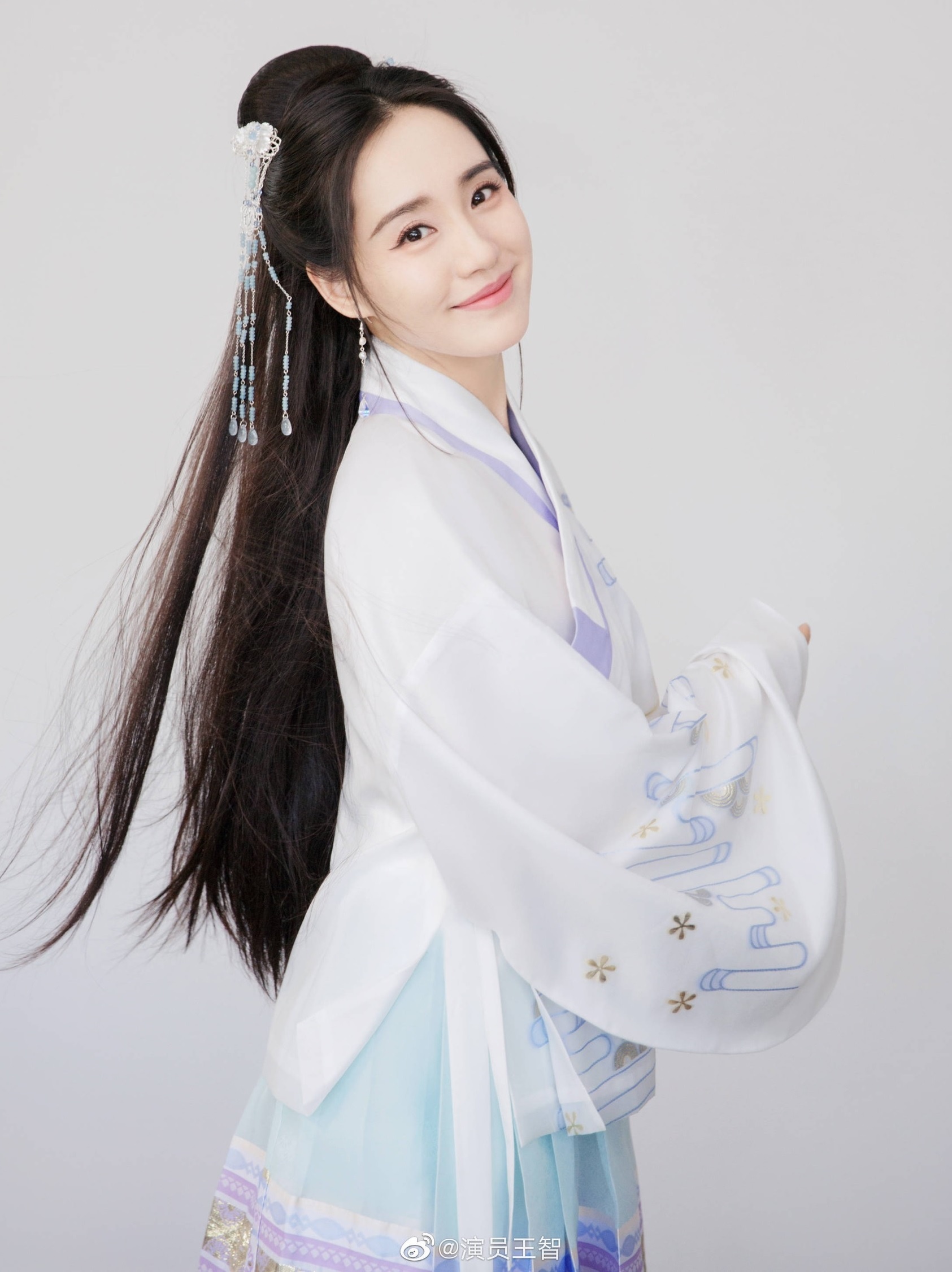 Vương Trí bị thay vai ảnh 1 Vuong Tri bi thay vai anh 1