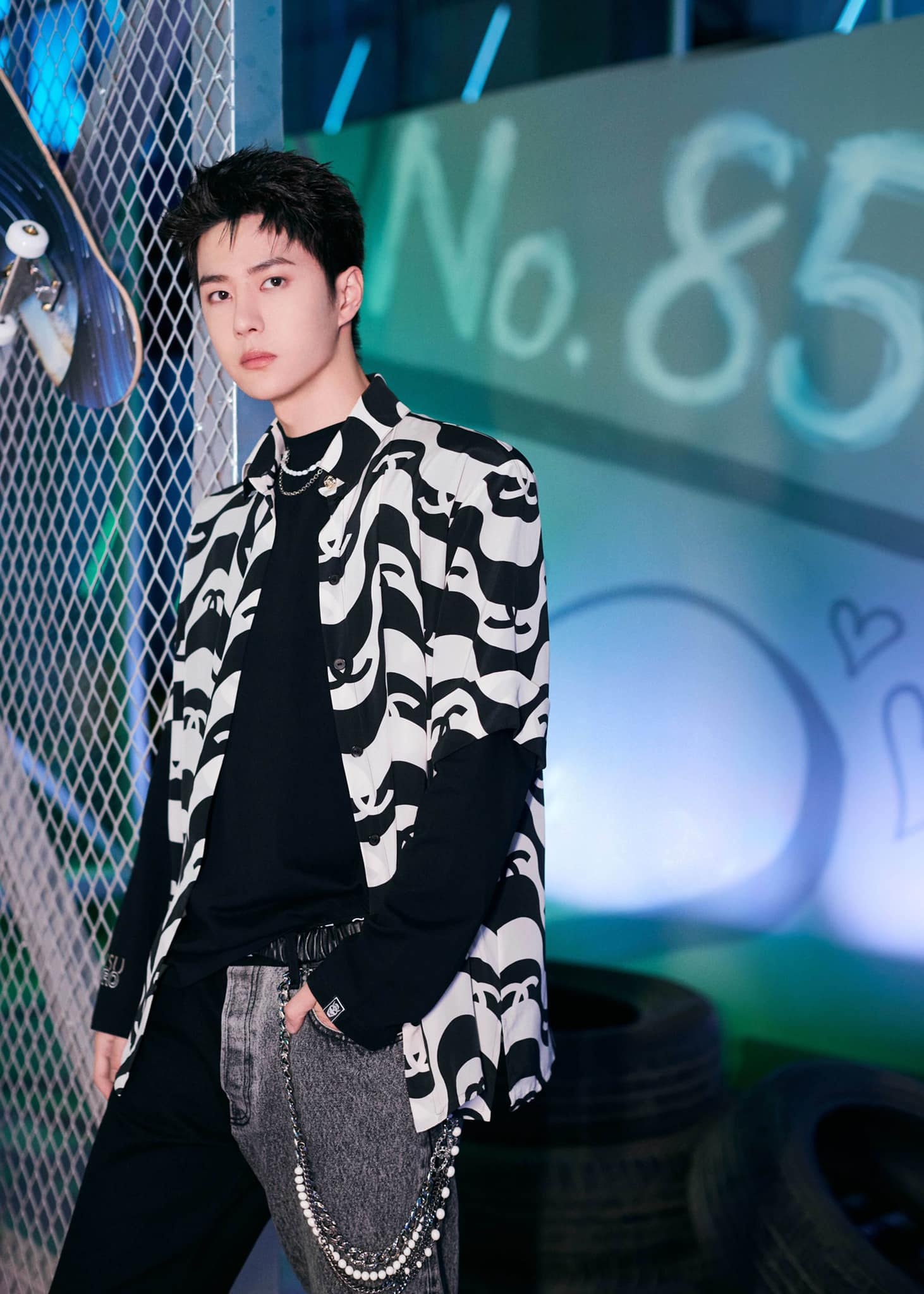 Luu Diec Phi bi han che hoat dong anh 6