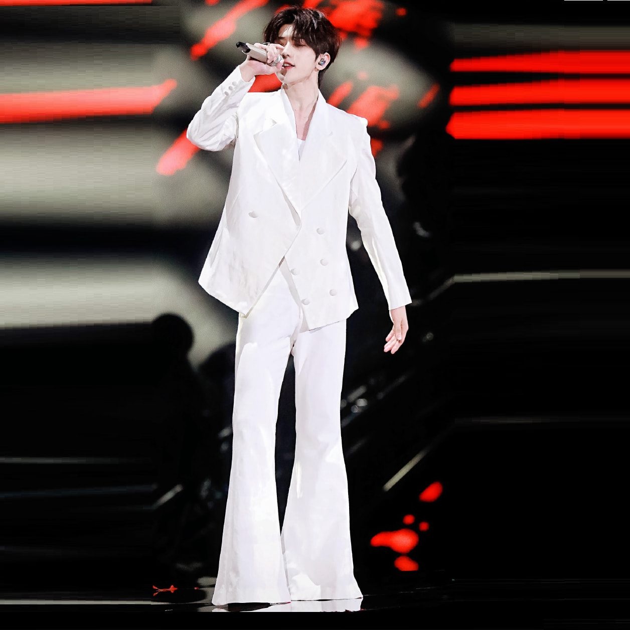 Trung Quoc cam nghe si eo la anh 7