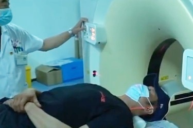 Ngo Kinh gap tai nan tren phim truong hinh anh