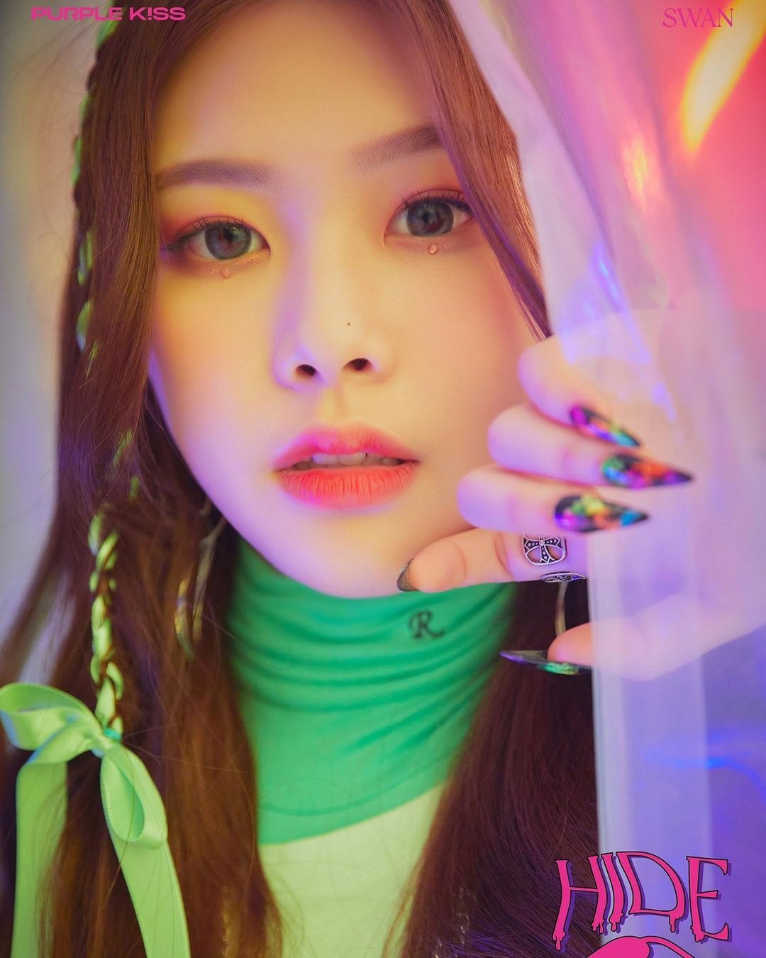 Nu idol Han bi miet thi ngoai hinh,  Swan,  Purple Kiss anh 2