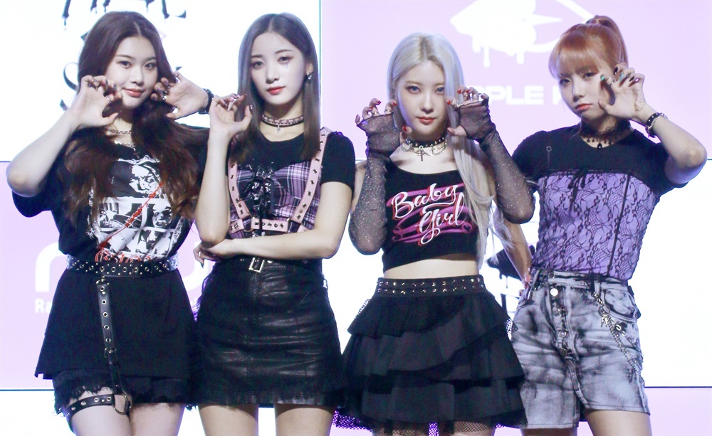 Nu idol Han bi miet thi ngoai hinh,  Swan,  Purple Kiss anh 6