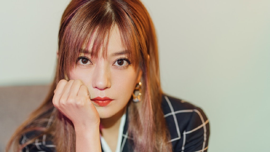 Trieu Vy sau 17 ngay vuong scandal anh 1