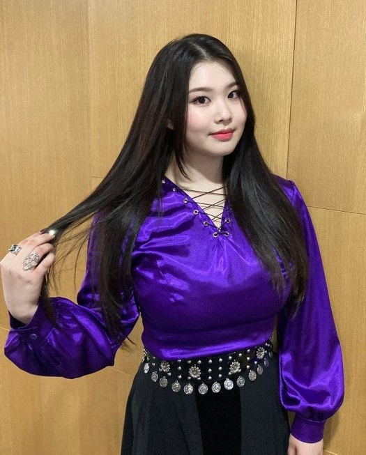 Nu idol Han bi miet thi ngoai hinh,  Swan,  Purple Kiss anh 9