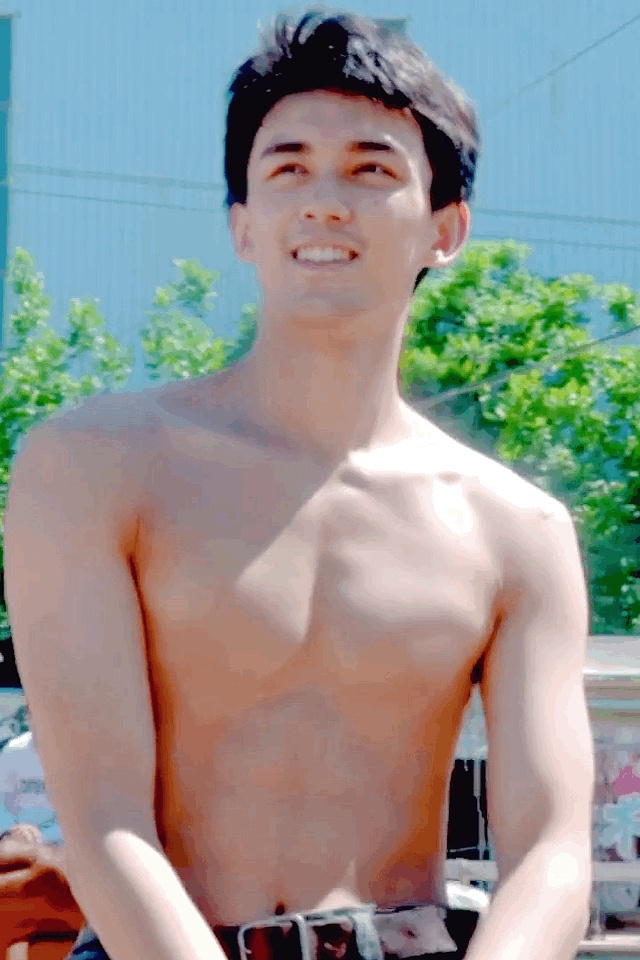 Diễn viên Trung Quốc bị làm mờ ngực ảnh 1 Dien vien Trung Quoc bi lam mo nguc anh 1