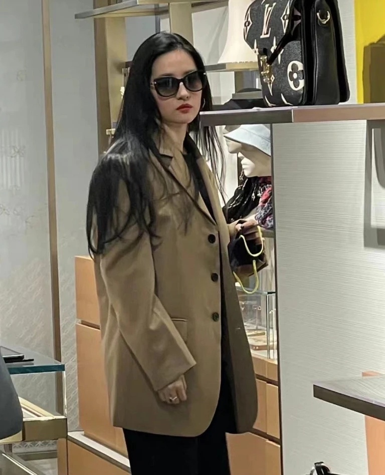 Luu Diec Phi xuat hien anh 1