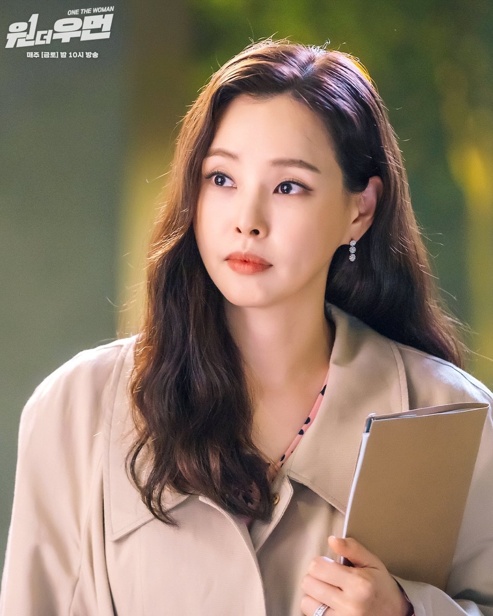 Rating phim One The Woman anh 1