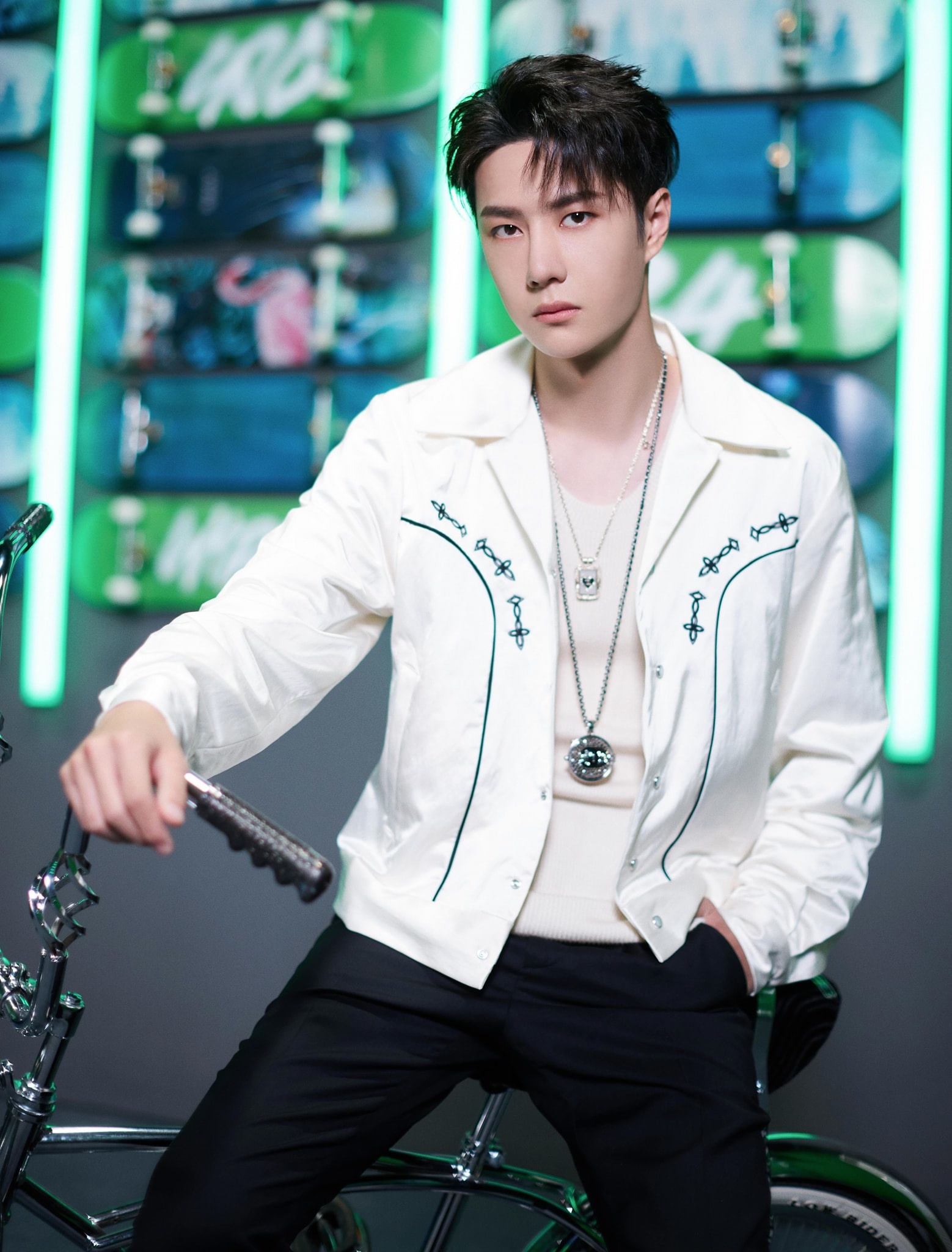 Mua ban thong tin nghe si anh 2