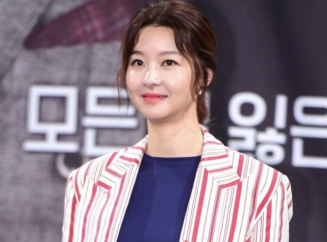 Cuoc song cua sao nu Han sau bien co gia dinh hinh anh