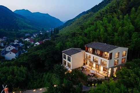 Cuoc song cua a hau Van Y Van anh 2