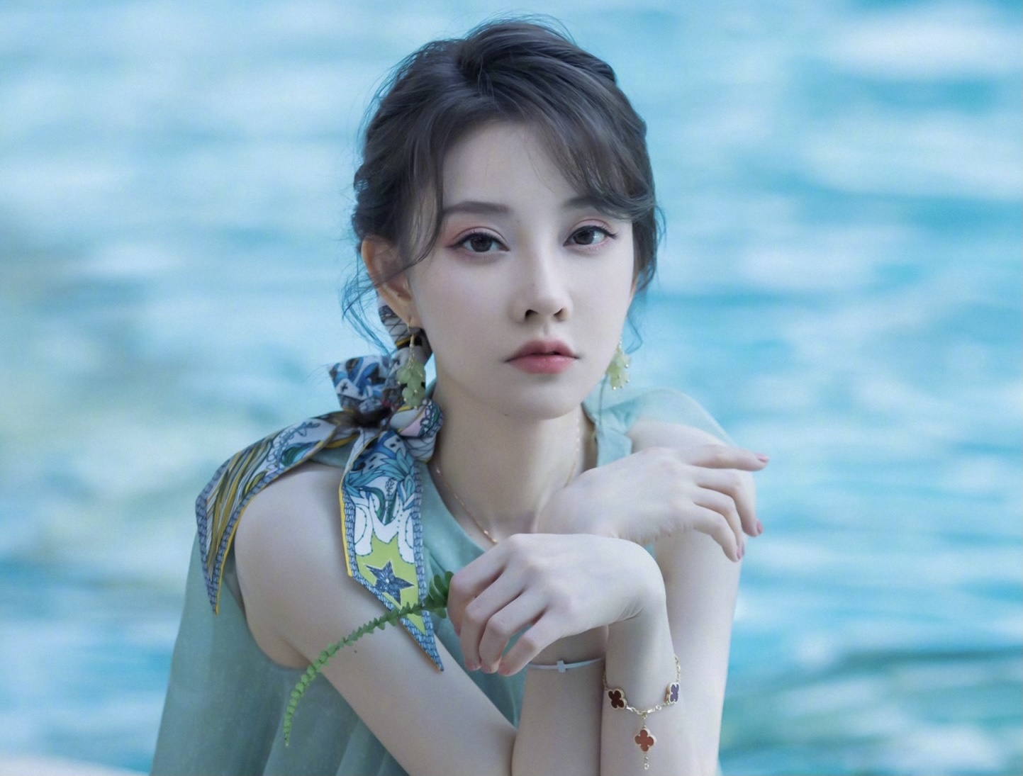 100 nghe si Trung Quoc bi boi nho tren web den hinh anh