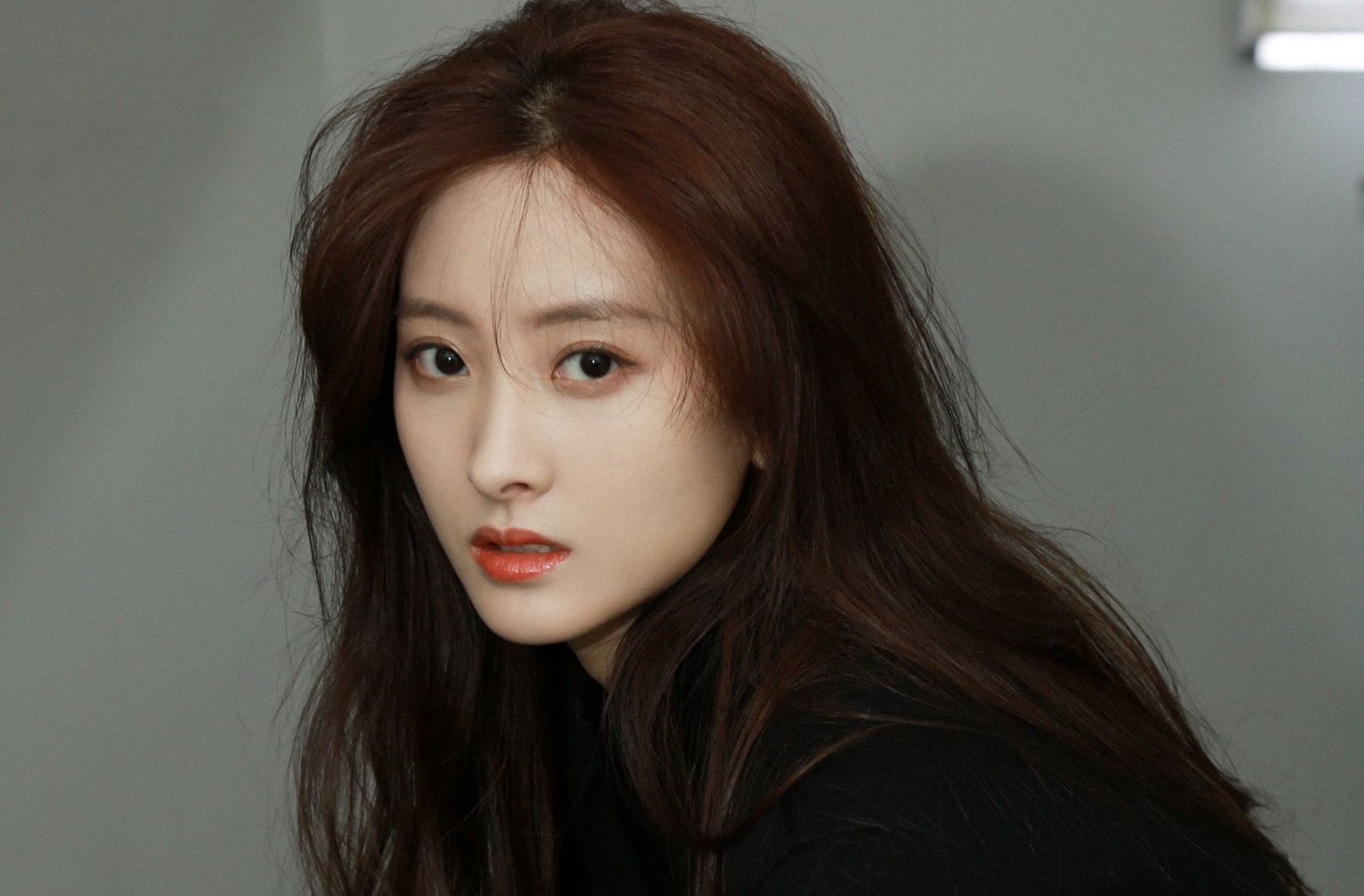 Hop dong tiet lo mat toi showbiz Trung Quoc hinh anh