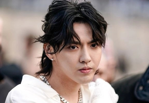 Nhan hang dau tien khoi kien Ngo Diec Pham hinh anh