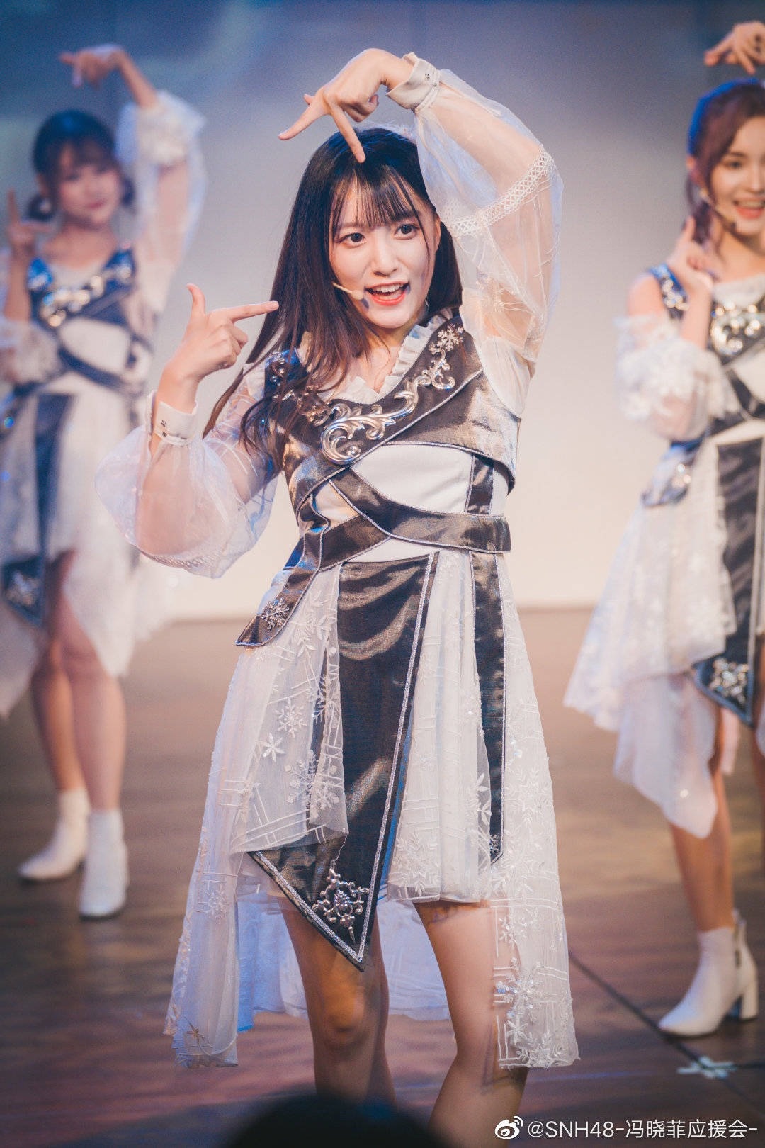 Hai nu than tuong Trung Quoc hen ho dong gioi anh 4