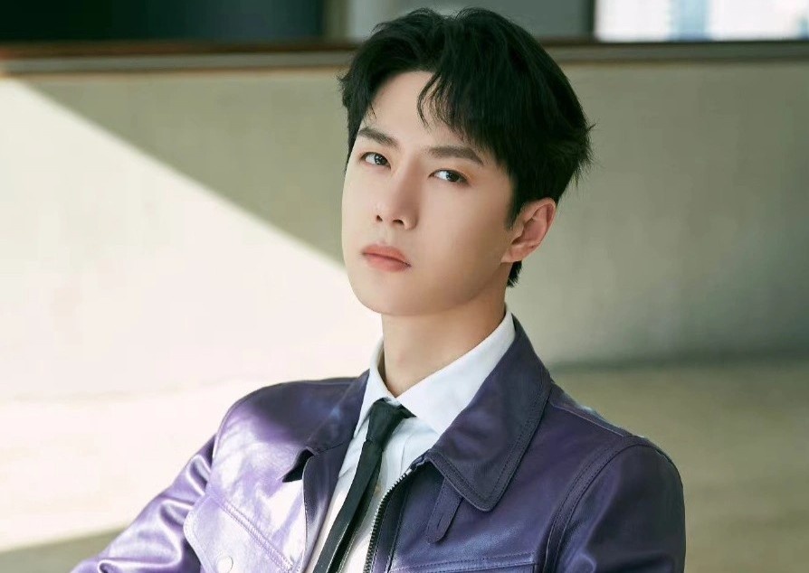 Vuong Nhat Bac - than tuong pha vo dinh kien ke an may hinh anh