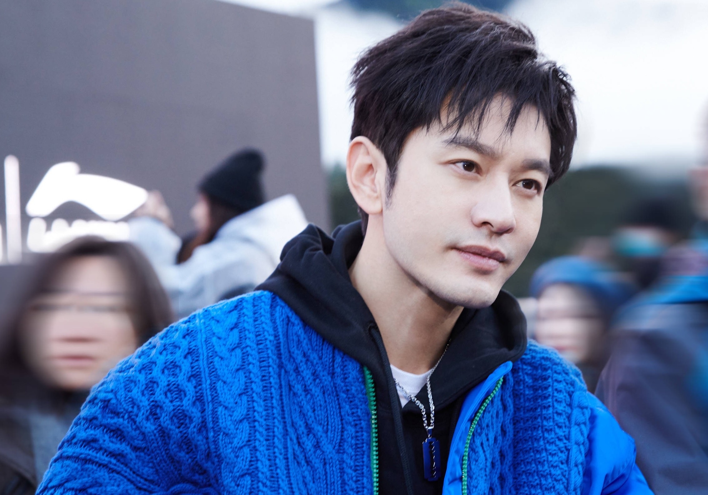 Huynh Hieu Minh yeu cau ban dien tat that tren phim truong hinh anh