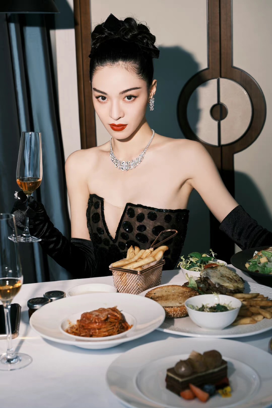 Thảm đỏ Bazaar 2021 ảnh 12 Tham do Bazaar 2021 anh 12