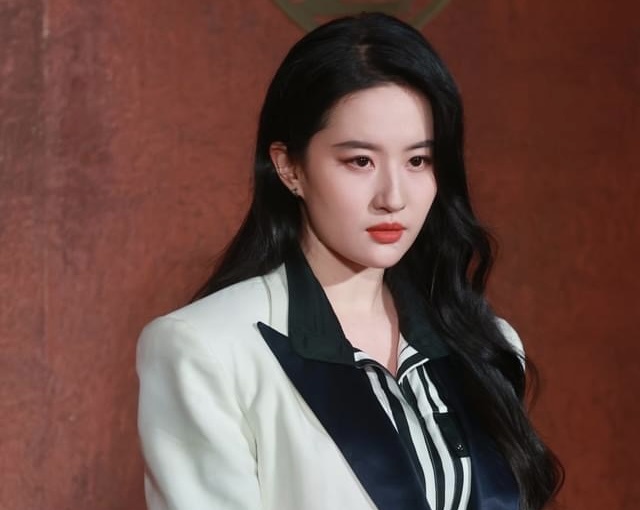 Chu Nhat Long tranh luot di tham do cua Luu Diec Phi hinh anh