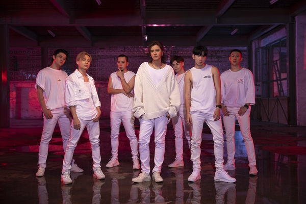 La Chí Tường tái xuất showbiz ảnh 2 La Chi Tuong tai xuat showbiz anh 2