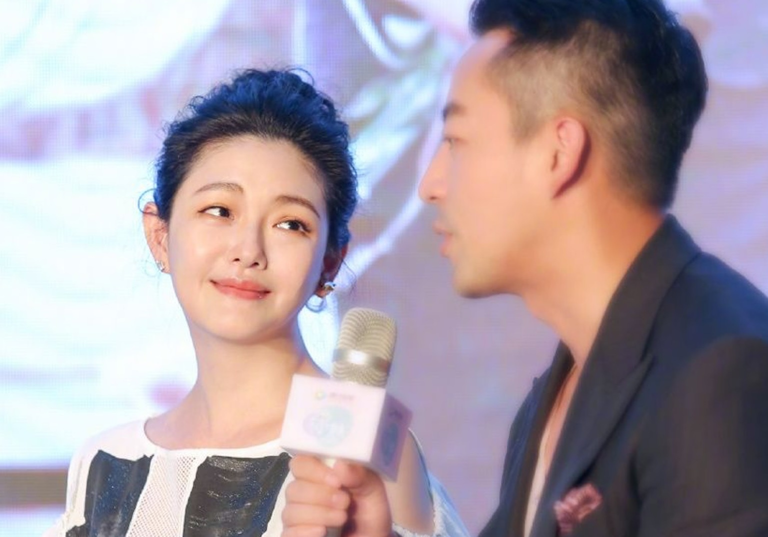 5 thang ran nut va ly hon cua Tu Hy Vien - Uong Tieu Phi hinh anh