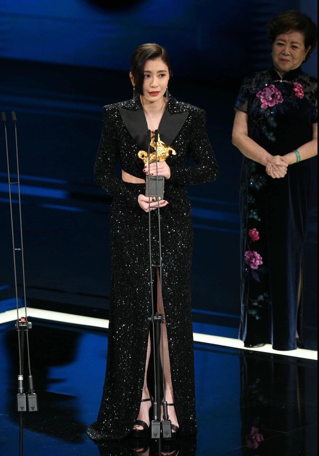 Le trao giai Kim Ma anh 2