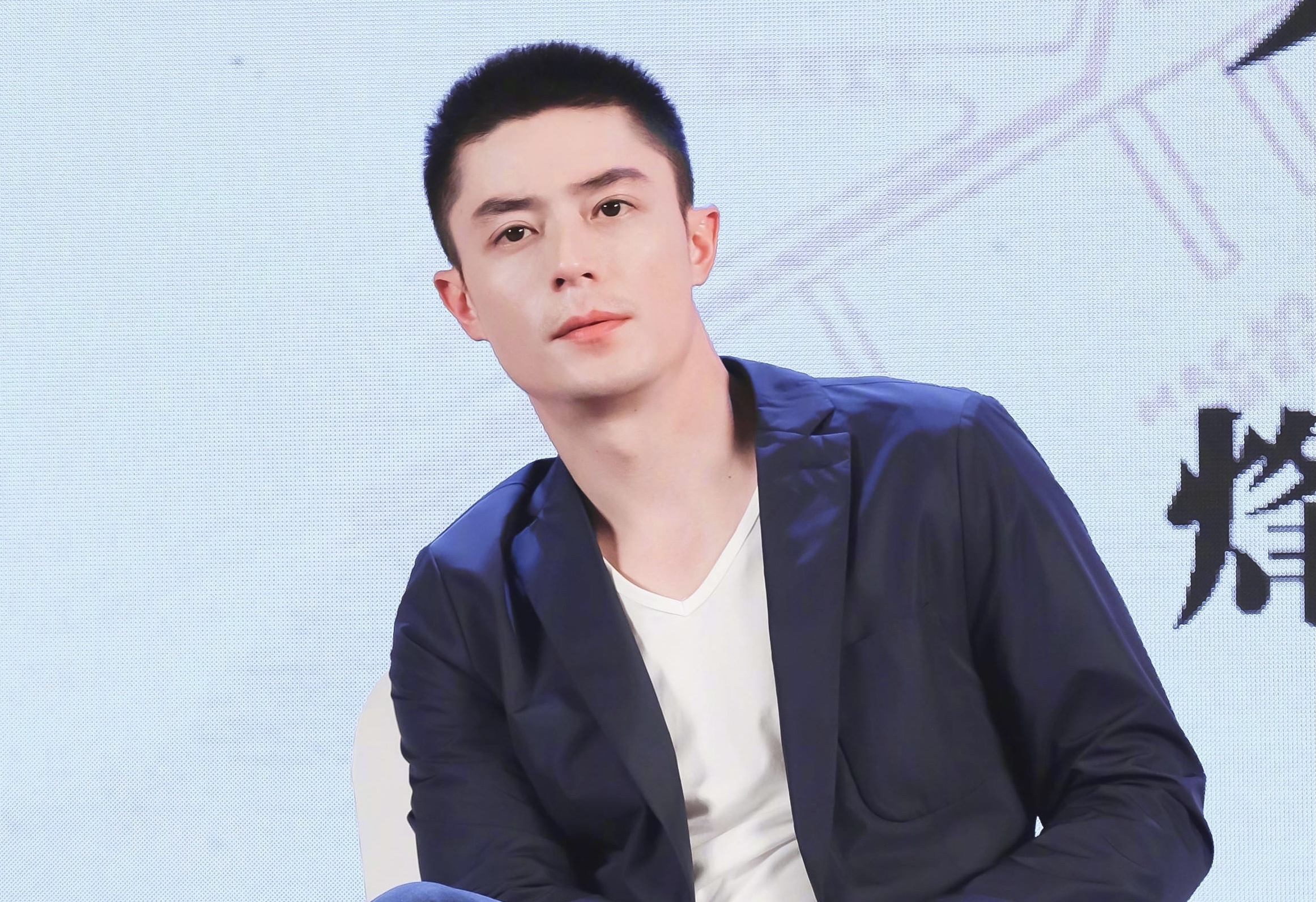 Su tro lai 3 phut cua Hoac Kien Hoa hinh anh