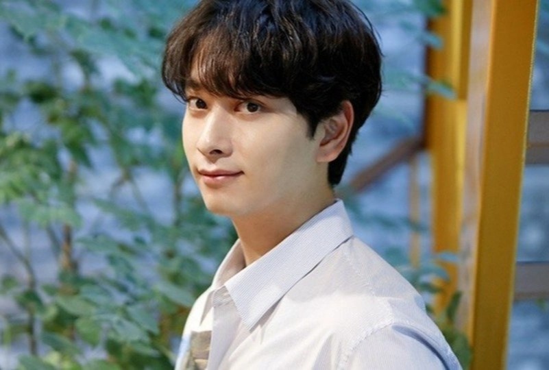 Chansung (2PM) thong bao ket hon, roi cong ty quan ly hinh anh