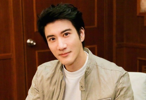 Vuong Luc Hoanh dung hoat dong nghe thuat hinh anh