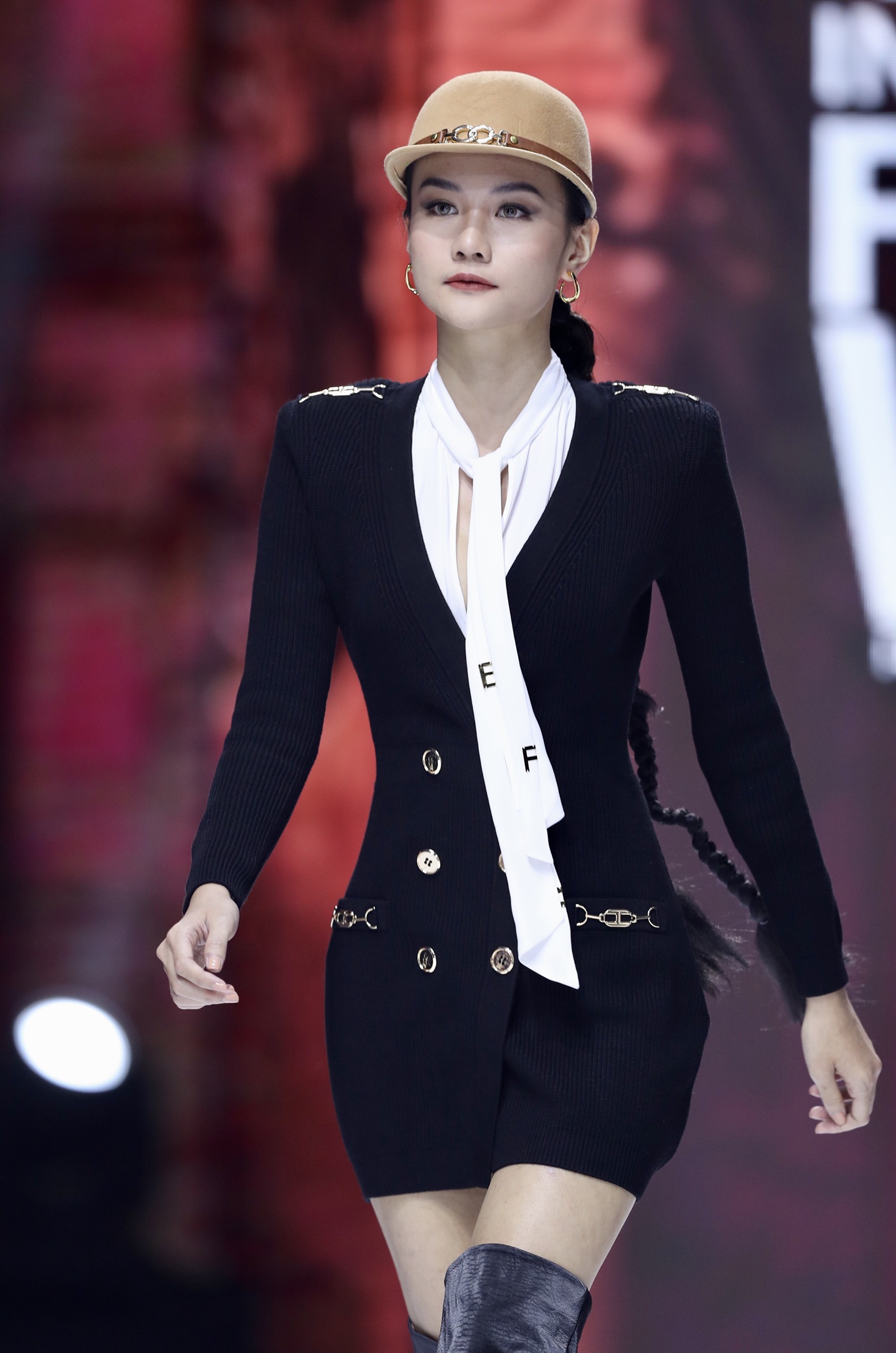 Aquafina Vietnam International Fashion Week 2021 anh 3