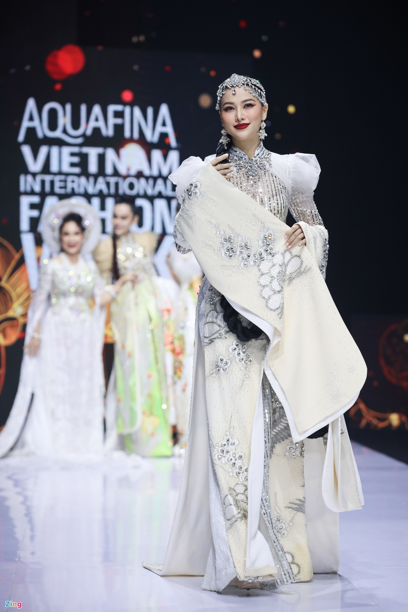 Aquafina Tuan le Thoi trang Quoc te Viet Nam 2021 anh 12