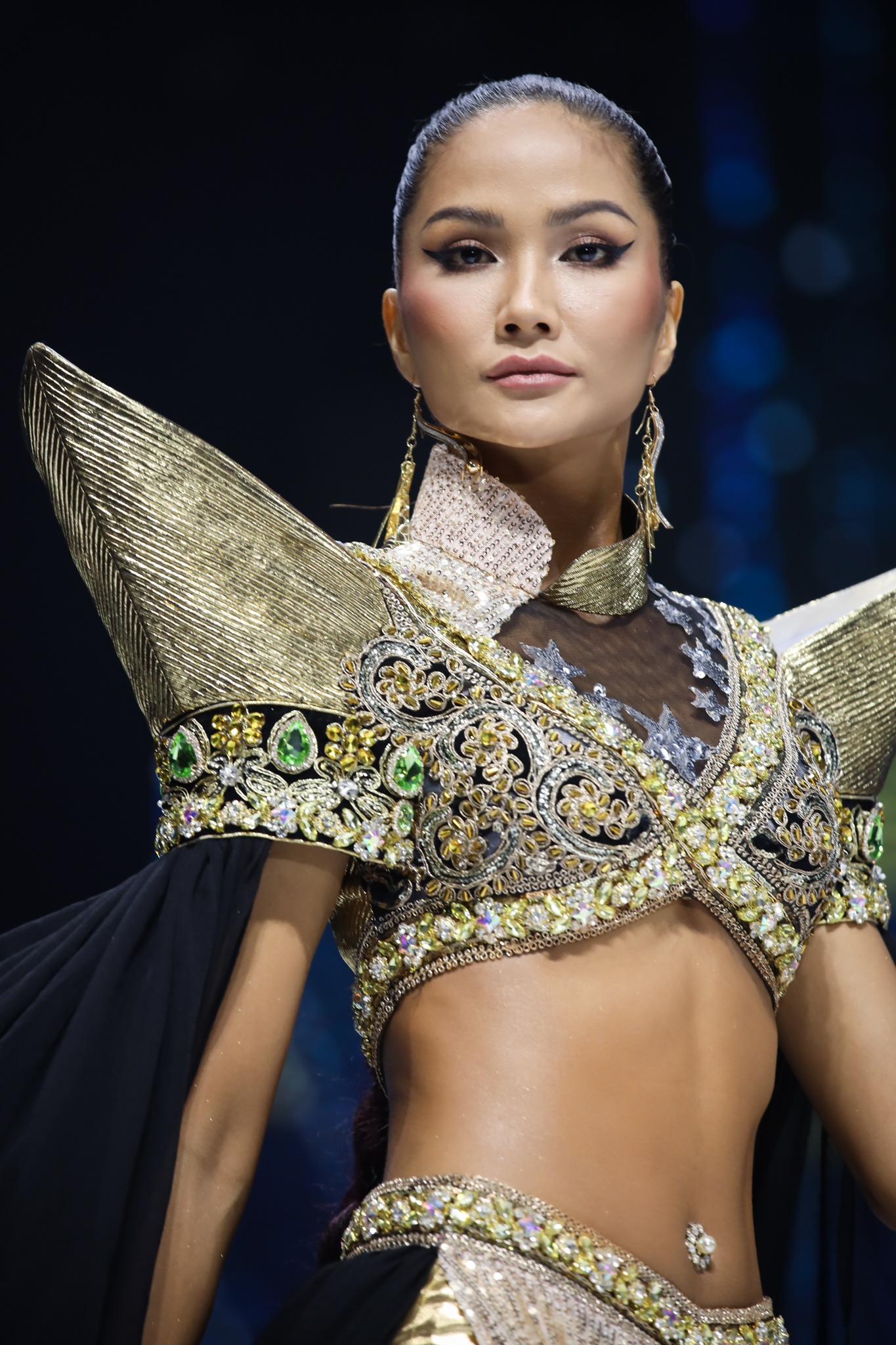 Aquafina Tuan le Thoi trang Quoc te Viet Nam 2021 anh 7