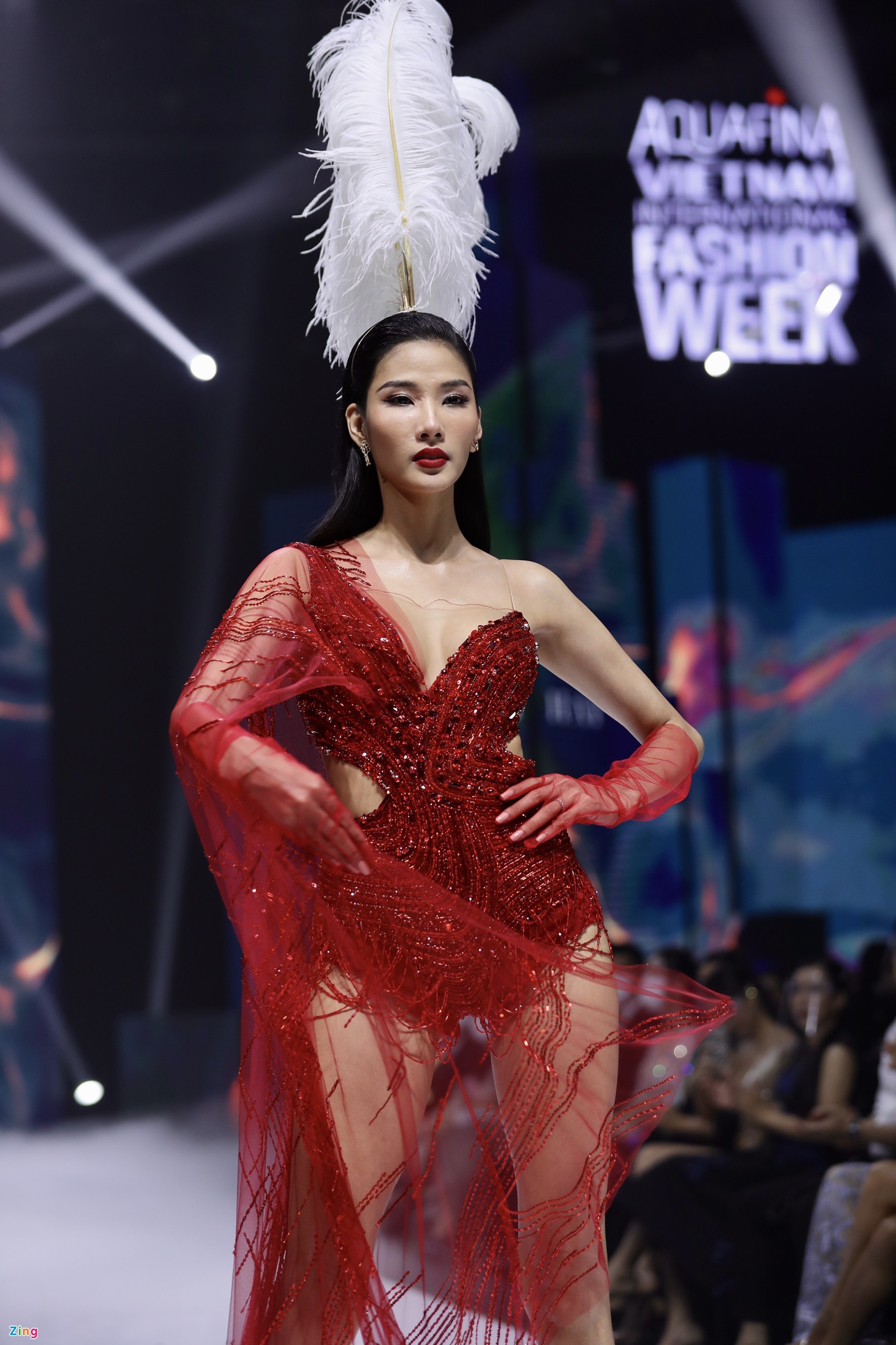 Aquafina Tuan le Thoi trang Quoc te Viet Nam 2021 anh 23