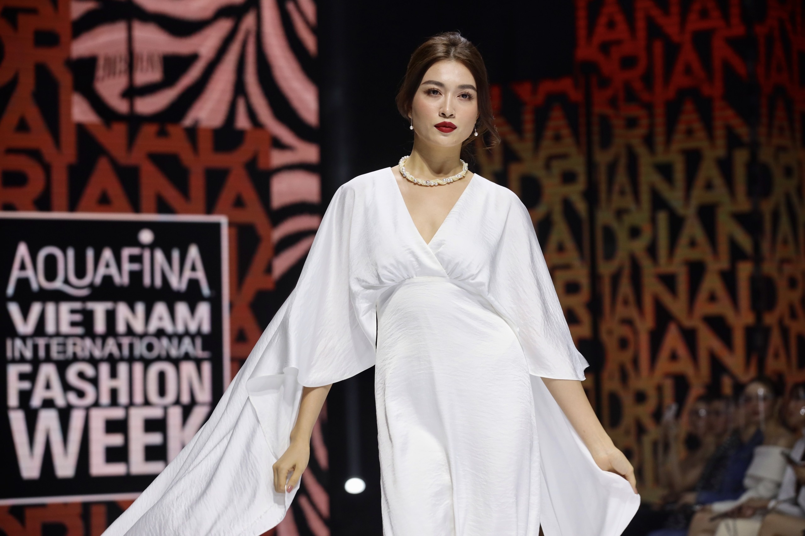 Aquafina Tuan le Thoi trang Quoc te Viet Nam 2021 anh 22