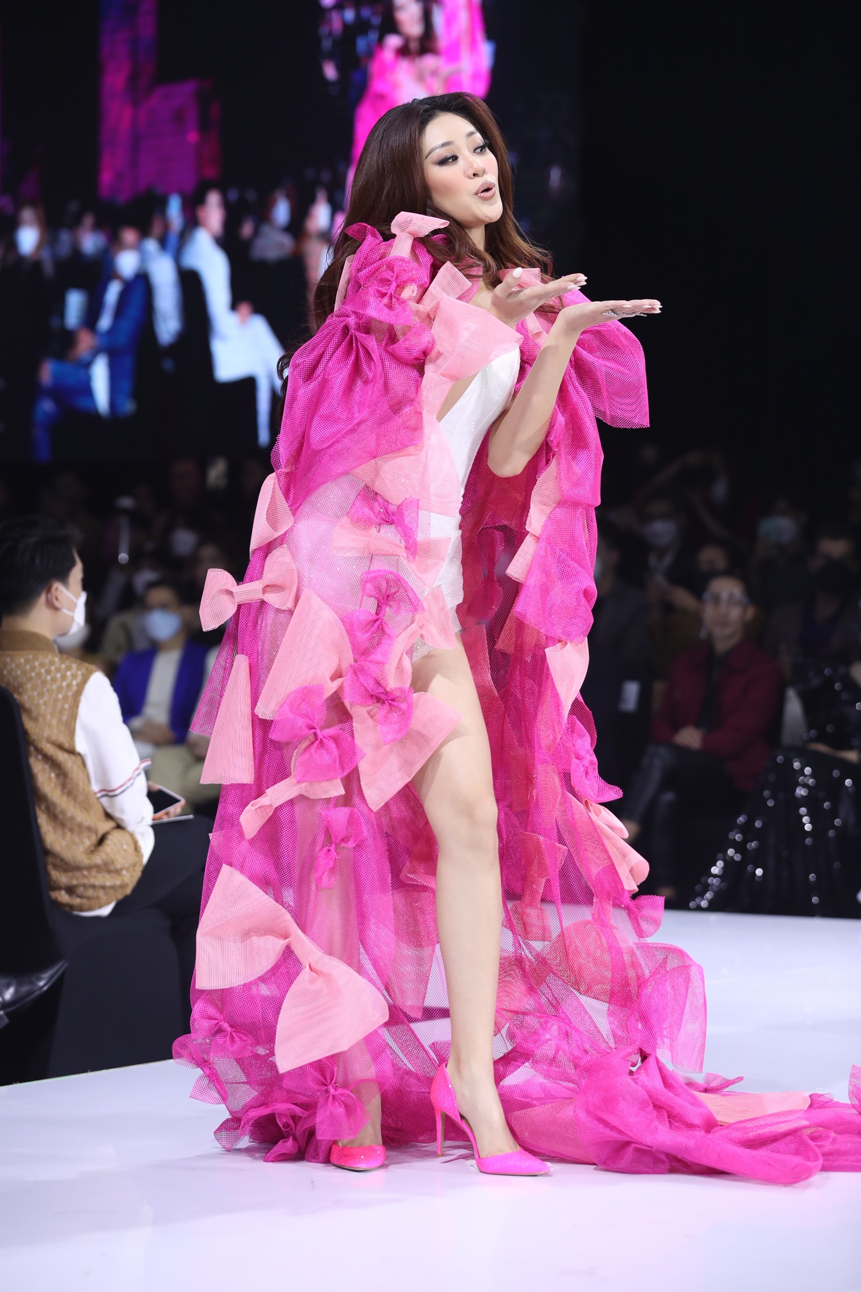 Aquafina Tuan le Thoi trang Quoc te Viet Nam 2021 anh 9