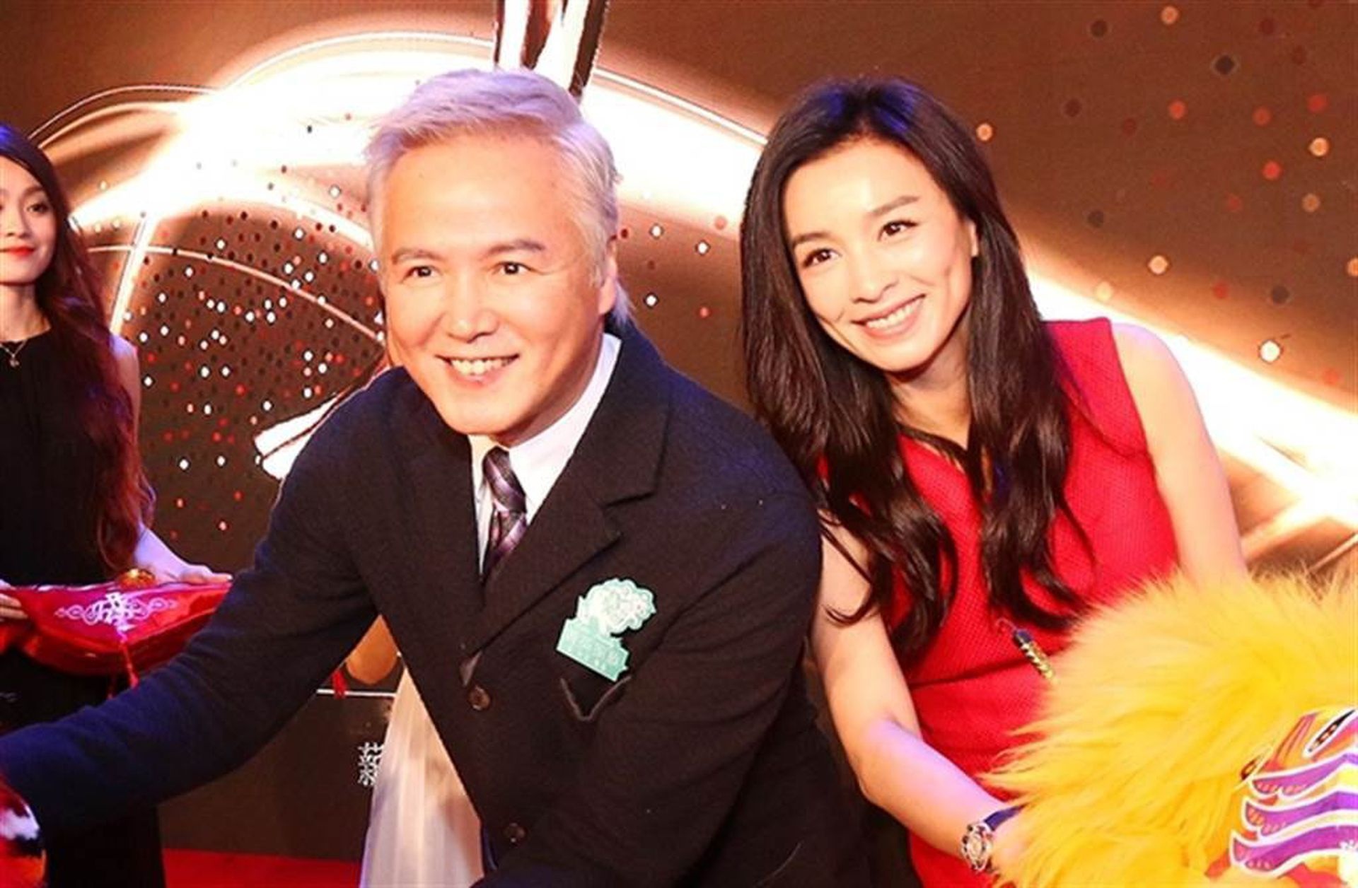 Vợ chồng Trương Đình bị phong tỏa tài sản ảnh 2 Vo chong Truong Dinh bi phong toa tai san anh 2