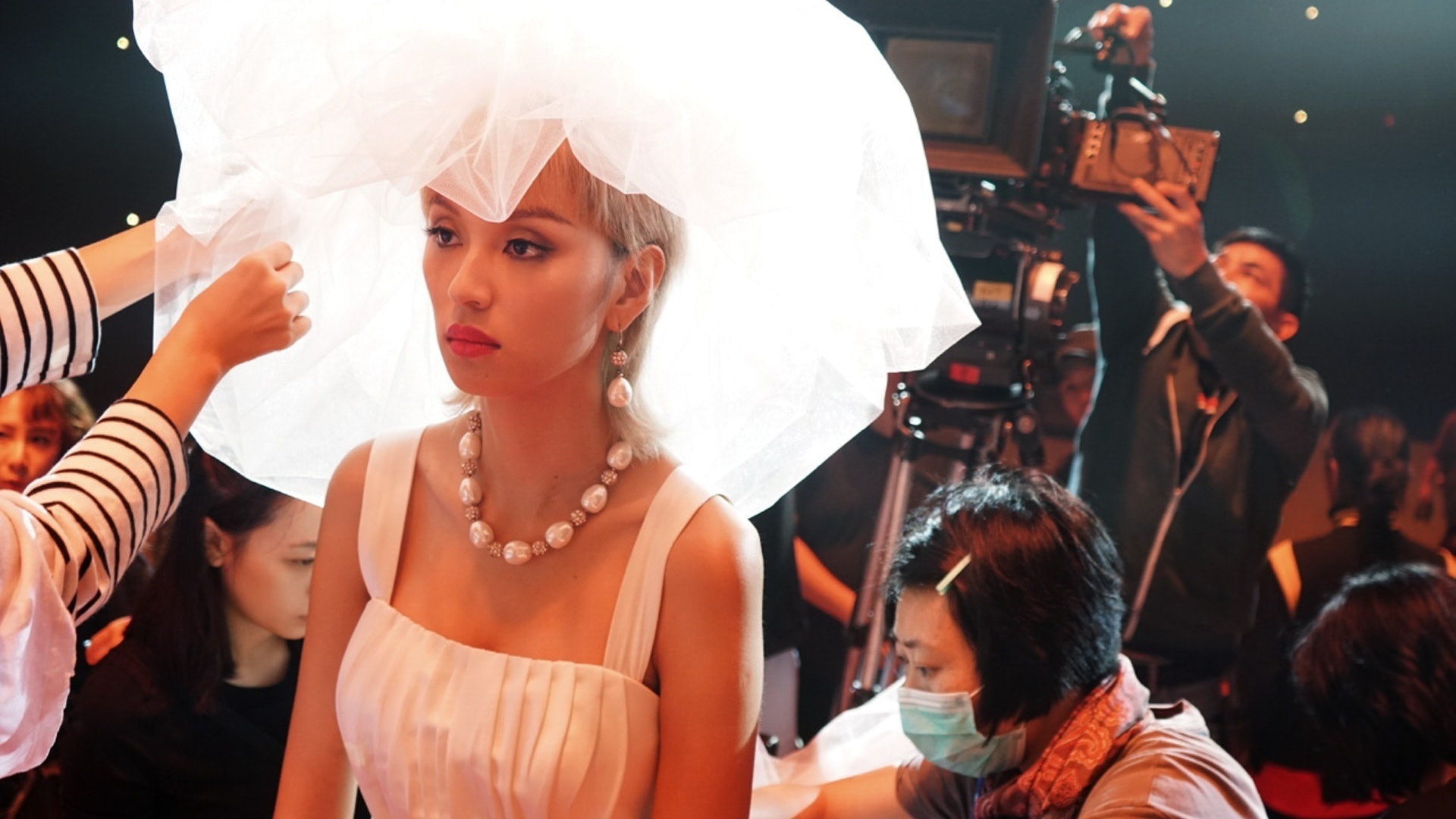 Dien anh Hong Kong khong con bom tan phong ve anh 1