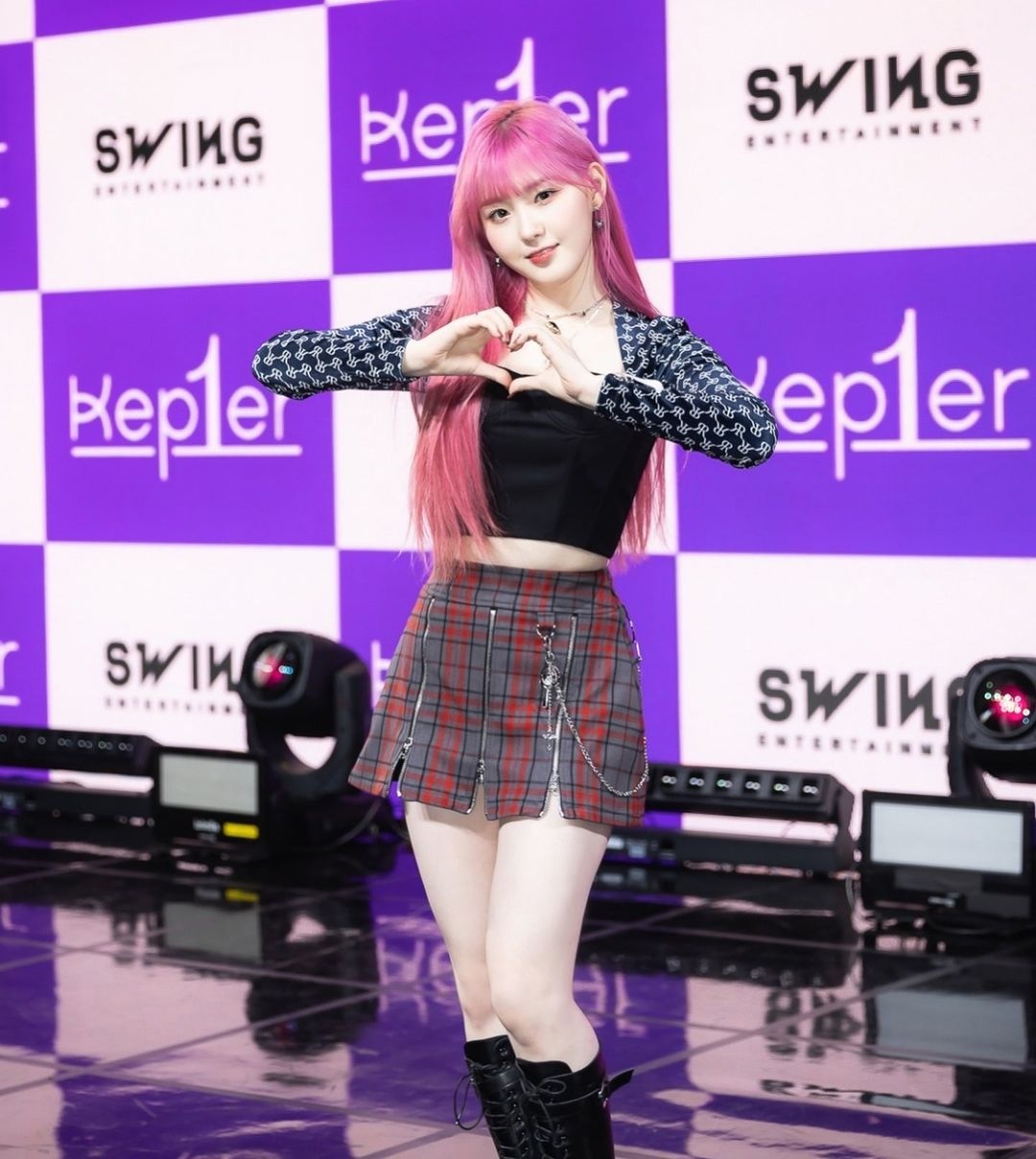 Kim Chae Hyun bi miet thi ngoai hinh anh 3