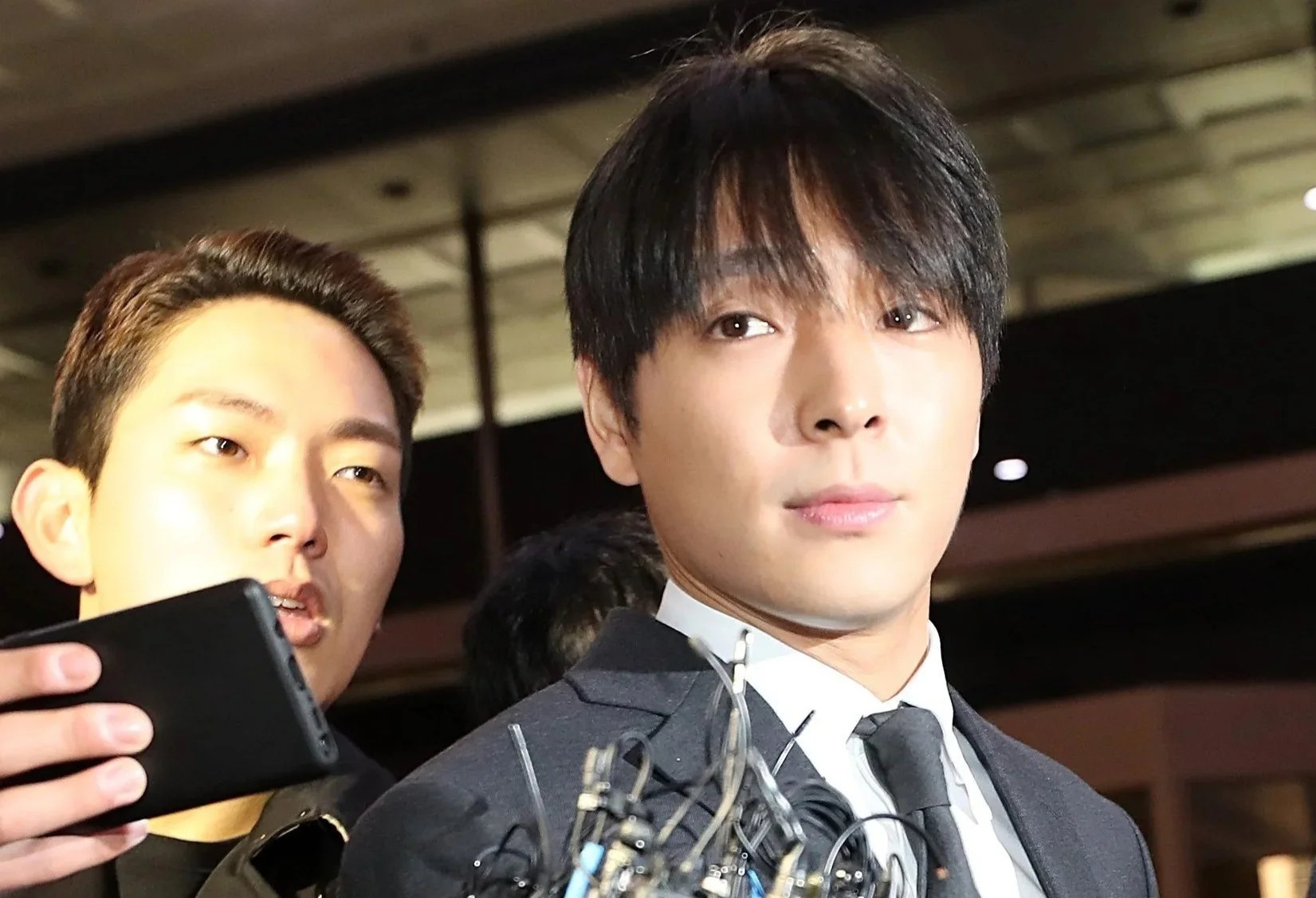 Choi Jong Hoon xuat hien sau khi man han tu hinh anh