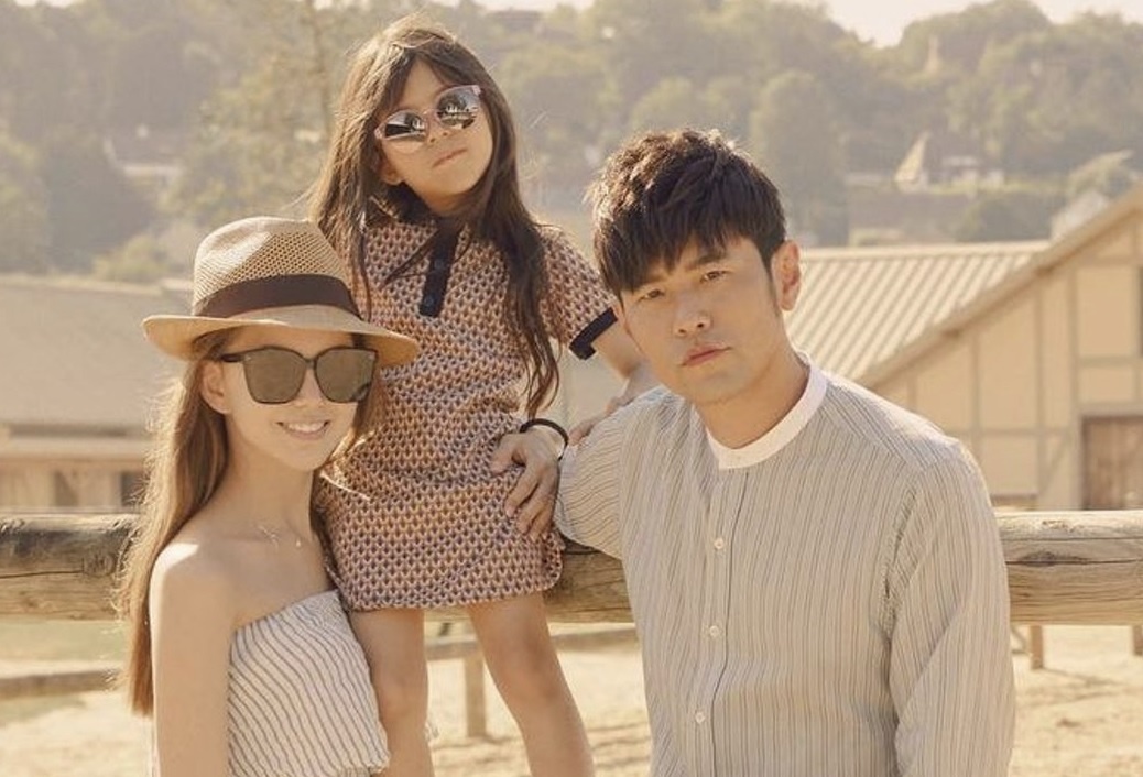 Vo Chau Kiet Luan mang thai con thu 3 hinh anh