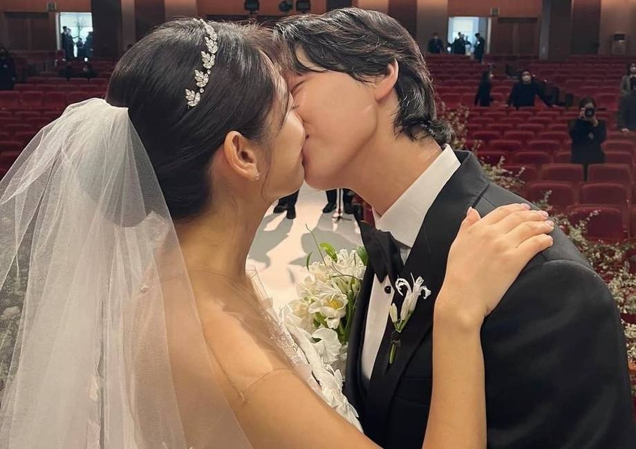 Lee Min Ho va dan sao du le cuoi Park Shin Hye hinh anh