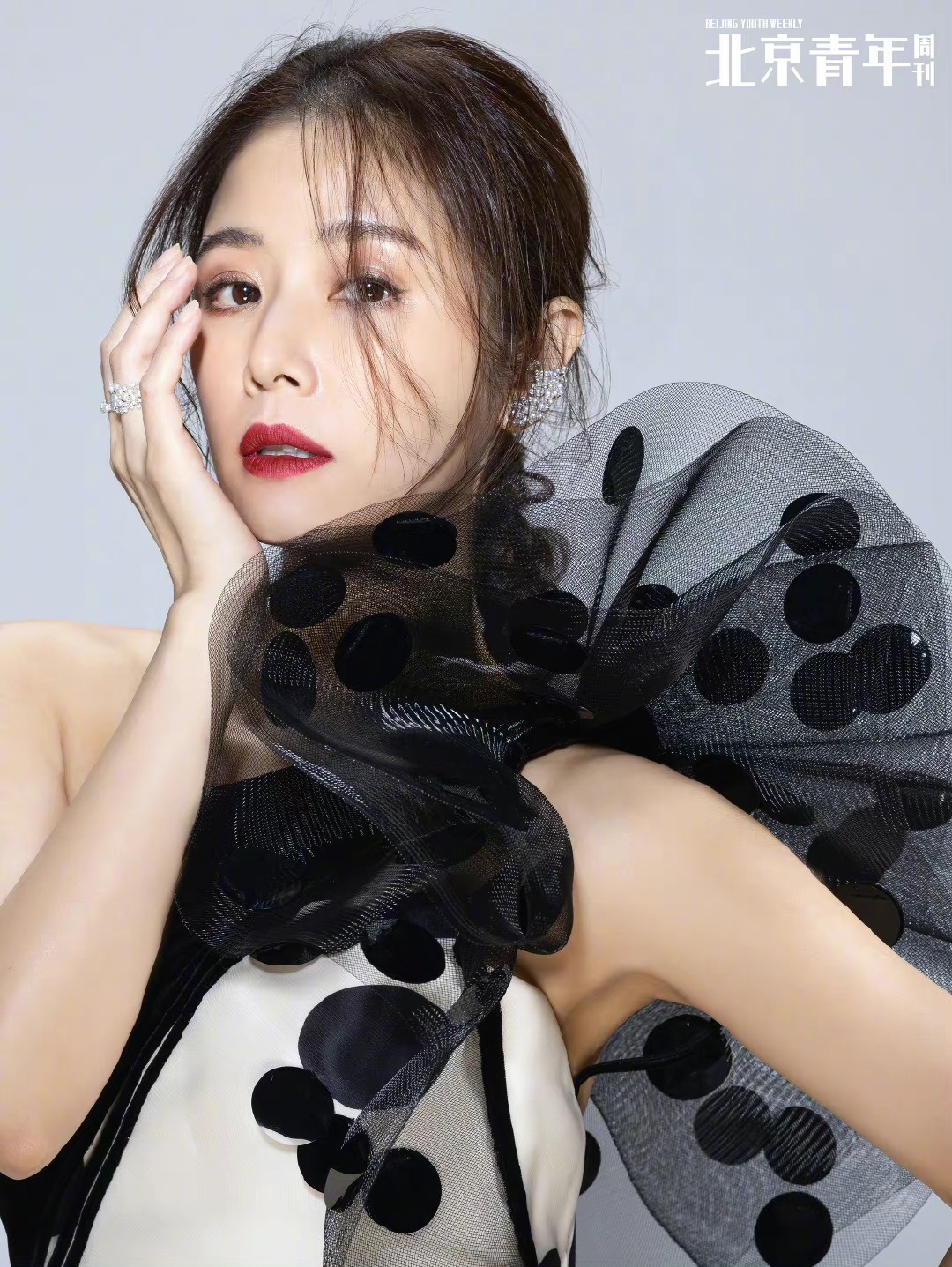 Ap luc cua Lam Tam Nhu anh 1