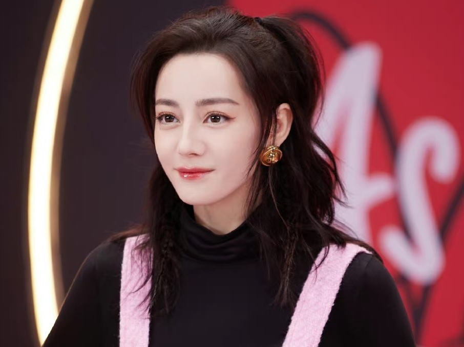 Dich Le Nhiet Ba thang kien 1.200 USD hinh anh